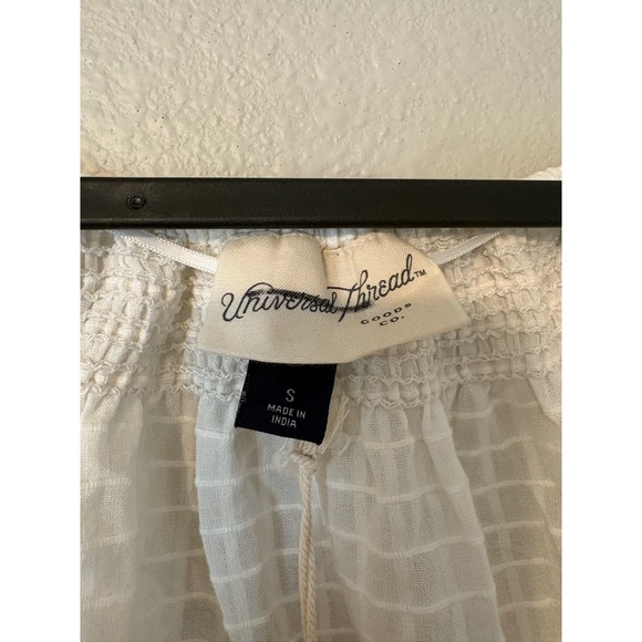 Universal Thread | Textured Tie-Front Peplum Top w/ Puff Sleeves (White) - Picture 5 of 9